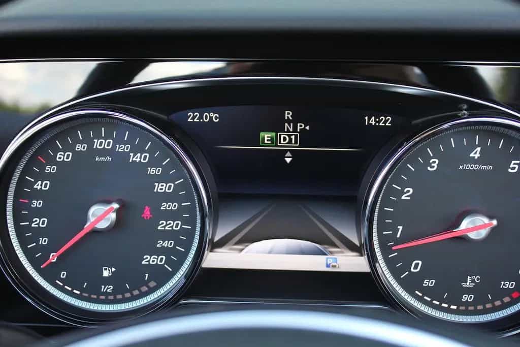 Mercedes-Benz E 200 Cabrio Cap & Scarf letzter Halter s. 2019 05/2018-photo-32