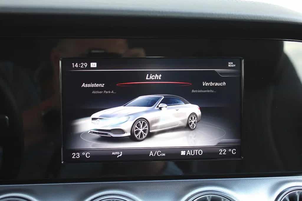 Mercedes-Benz E 200 Cabrio Cap & Scarf letzter Halter s. 2019 05/2018-photo-45