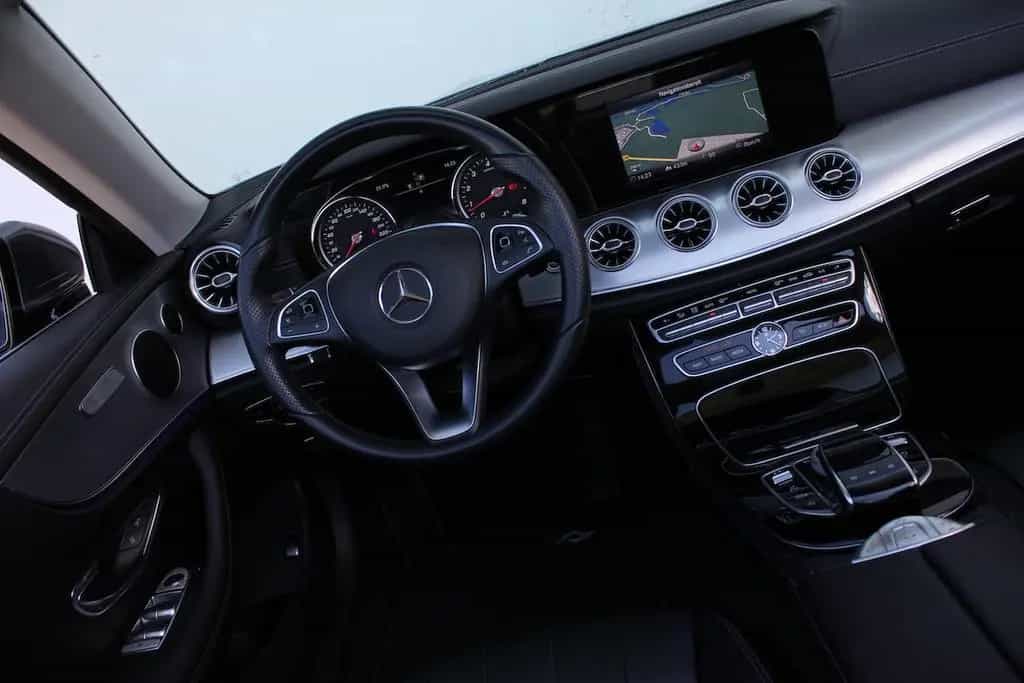 Mercedes-Benz E 200 Cabrio Cap & Scarf letzter Halter s. 2019 05/2018-photo-8
