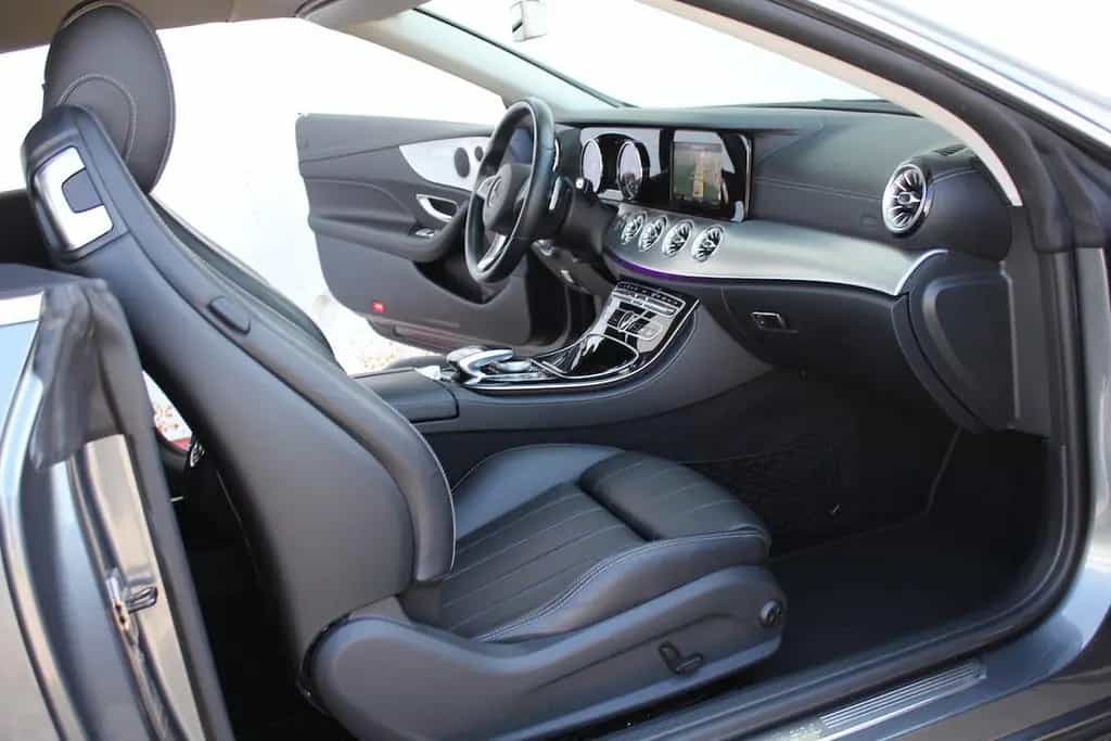 Mercedes-Benz E 200 Cabrio Cap & Scarf letzter Halter s. 2019 05/2018-photo-9