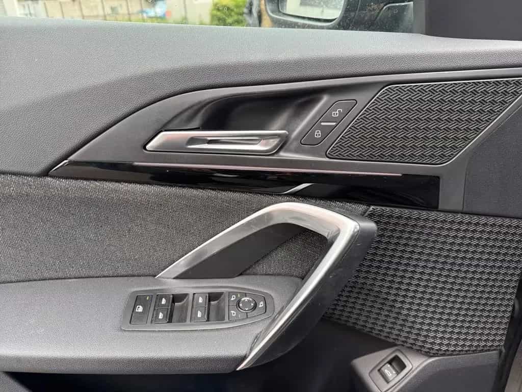 BMW X1 18 i sDrive-Kamera-Automatik-Navi-1.Hand 02/2023-photo-16