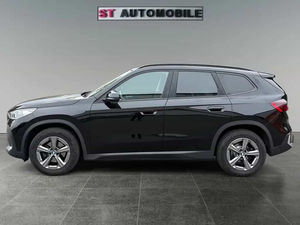 BMW X1 18 i sDrive-Kamera-Automatik-Navi-1.Hand 02/2023-photo-2