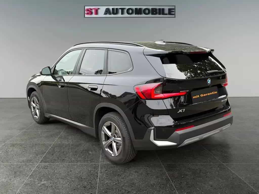 BMW X1 18 i sDrive-Kamera-Automatik-Navi-1.Hand 02/2023-photo-3