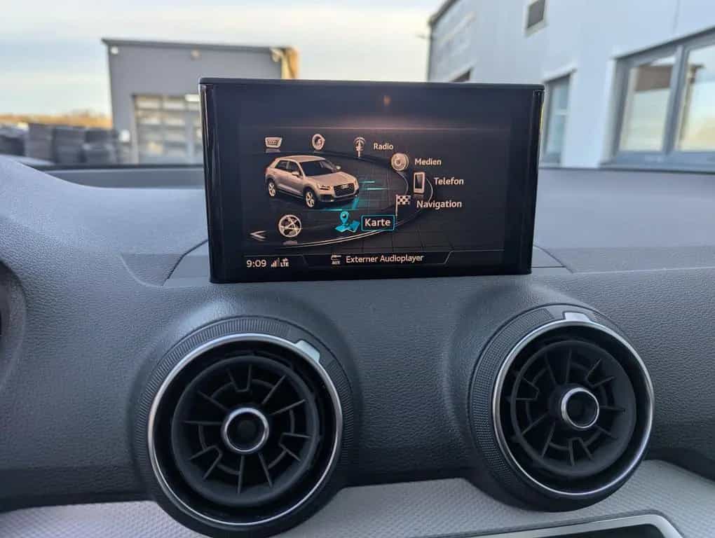 Audi Q2 35 TFSI S-Line 06/2019-photo-23