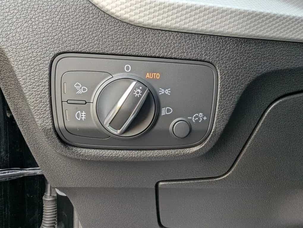 Audi Q2 35 TFSI S-Line 06/2019-photo-25