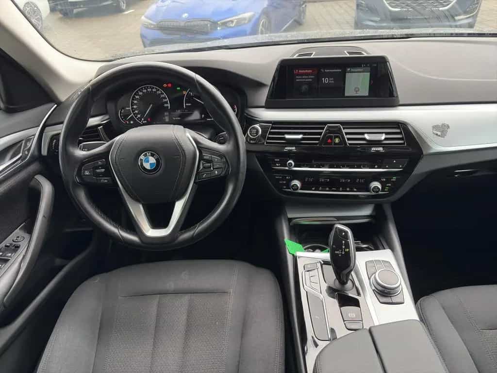BMW 520 d Touring Navi Sitzheizung LED Klimaautomatik 11/2018-photo-1