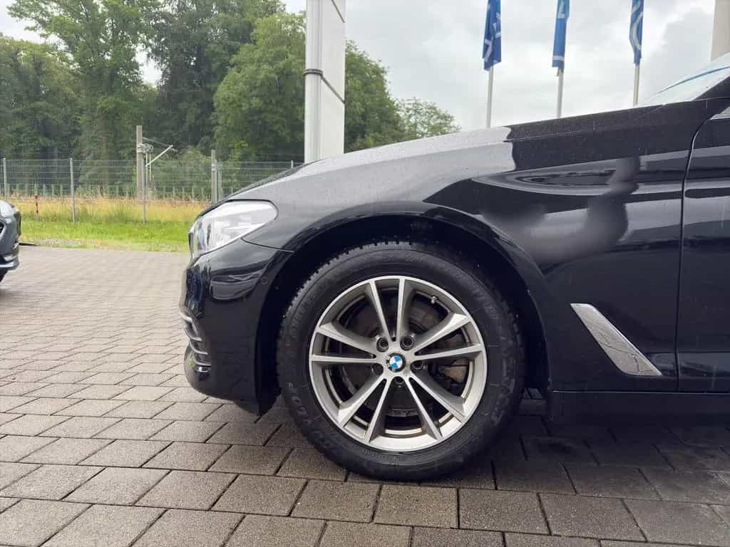 BMW 520 d Touring Navi Sitzheizung LED Klimaautomatik 11/2018-photo-2