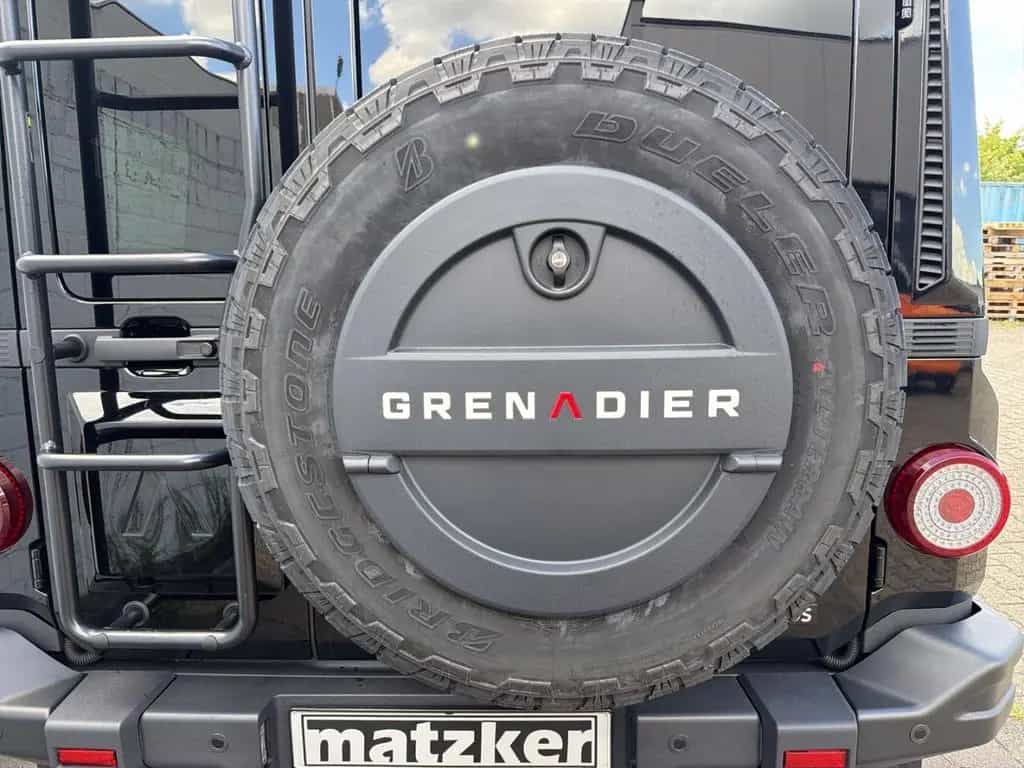 INEOS Grenadier SW 3.0 Diesel Black Edition MJ 2026 null-photo-19