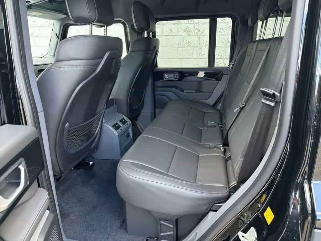 INEOS Grenadier SW 3.0 Diesel Black Edition MJ 2026 null-photo-6