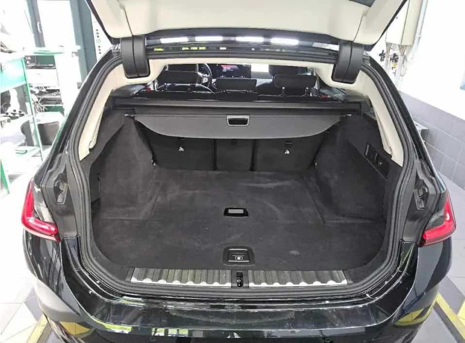 BMW 320 d Touring 2.0 140KW AT8 E6d 10/2023-photo-12
