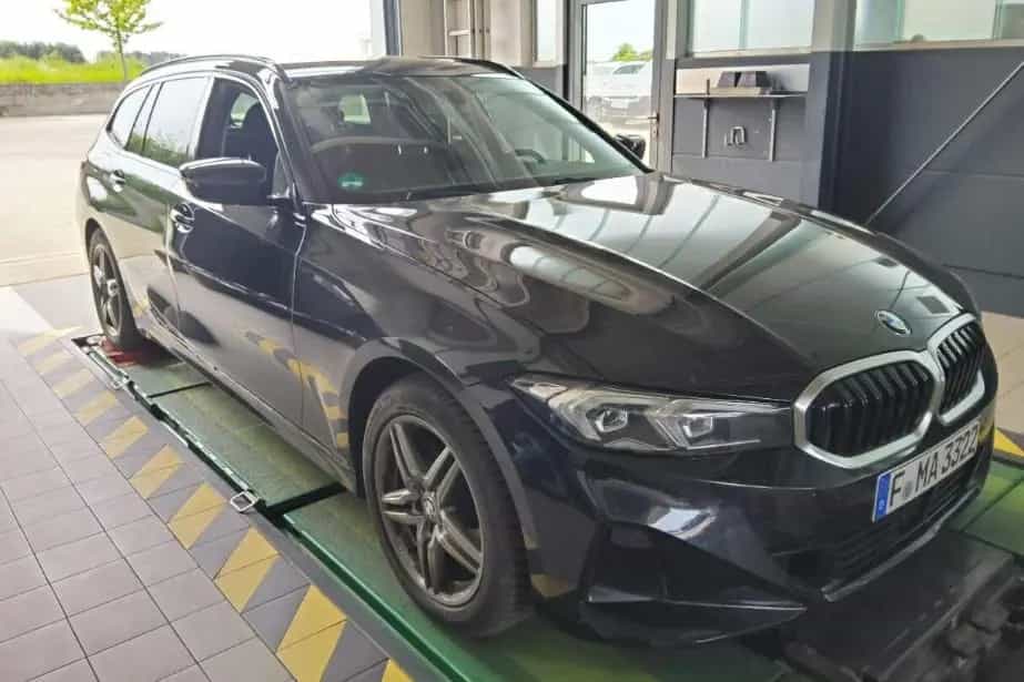BMW 320 d Touring 2.0 140KW AT8 E6d 04/2023-photo-2