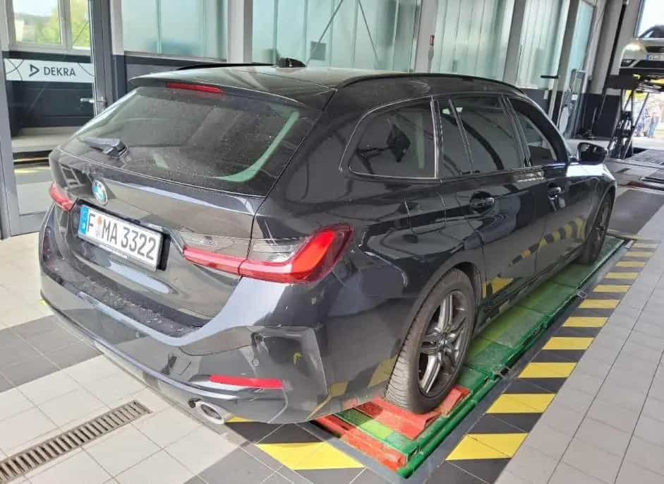 BMW 320 d Touring 2.0 140KW AT8 E6d 04/2023-photo-4