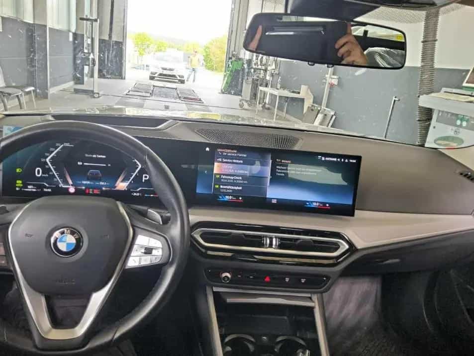 BMW 320 d Touring 2.0 140KW AT8 E6d 04/2023-photo-6