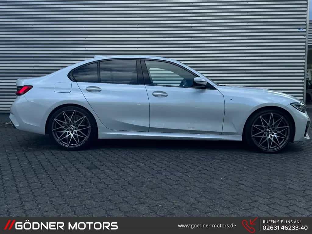 BMW 330 M Sport 330 i Sport/LIVE-COCKPIT-PROF/PDC/SHA... 06/2019-photo-2