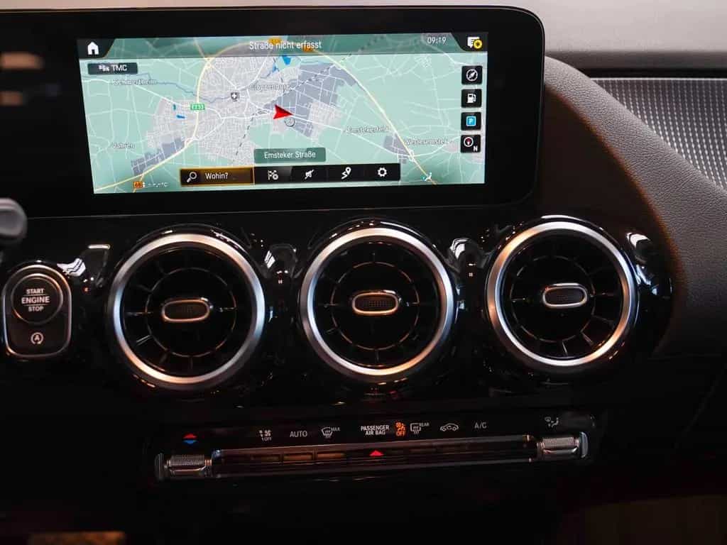 Mercedes-Benz GLA 220 d Progressive Kamera Apple CarPlay MBUX 10/2020-photo-16