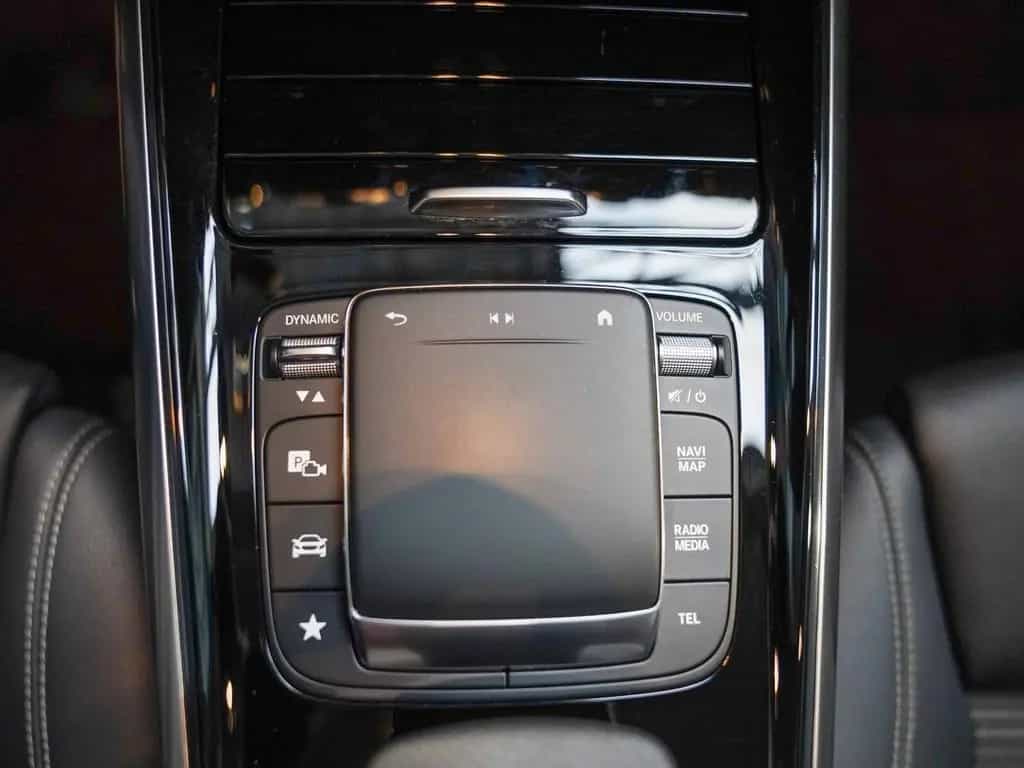 Mercedes-Benz GLA 220 d Progressive Kamera Apple CarPlay MBUX 10/2020-photo-21