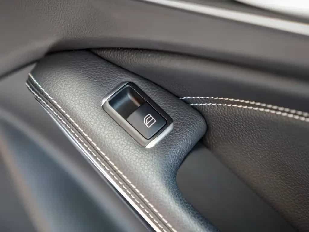 Mercedes-Benz GLA 250 Urban Night KEYLESS 360° COMAND Pano LED 11/2019-photo-12