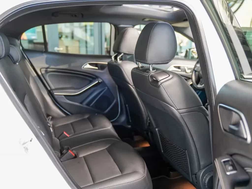 Mercedes-Benz GLA 250 Urban Night KEYLESS 360° COMAND Pano LED 11/2019-photo-13