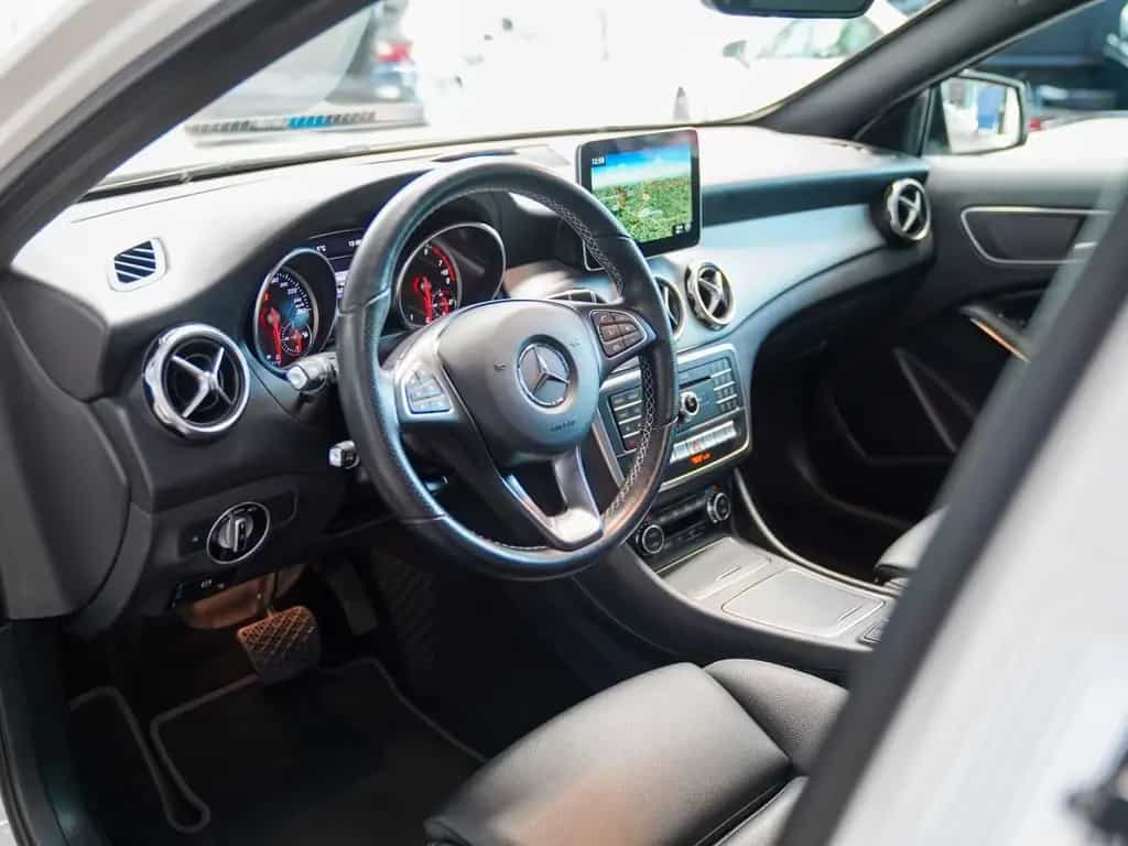 Mercedes-Benz GLA 250 Urban Night KEYLESS 360° COMAND Pano LED 11/2019-photo-15