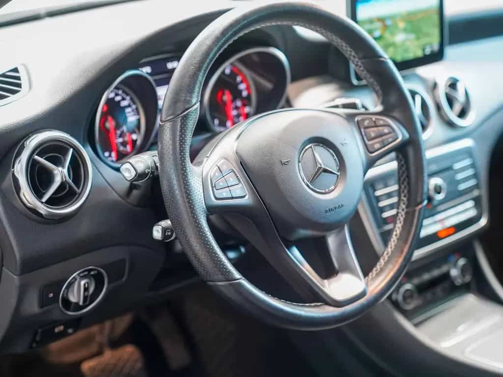 Mercedes-Benz GLA 250 Urban Night KEYLESS 360° COMAND Pano LED 11/2019-photo-16