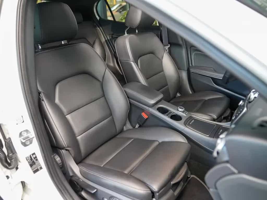 Mercedes-Benz GLA 250 Urban Night KEYLESS 360° COMAND Pano LED 11/2019-photo-9
