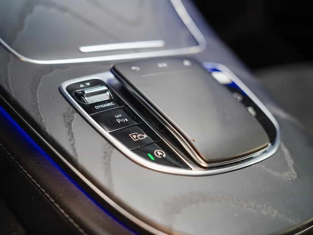 Mercedes-Benz E 220 d T AMG Line Schiebedach AHK Kamera Totwin 11/2021-photo-24