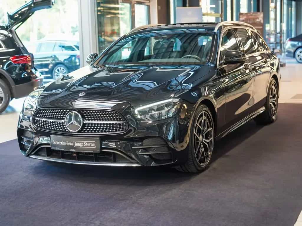 Mercedes-Benz E 220 d T AMG Line Schiebedach AHK Kamera Totwin 11/2021-photo-7