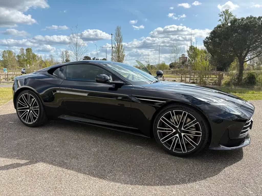 Aston Martin DB12 4.0 V8 null-photo-4