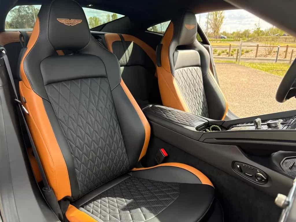 Aston Martin DB12 4.0 V8 null-photo-7