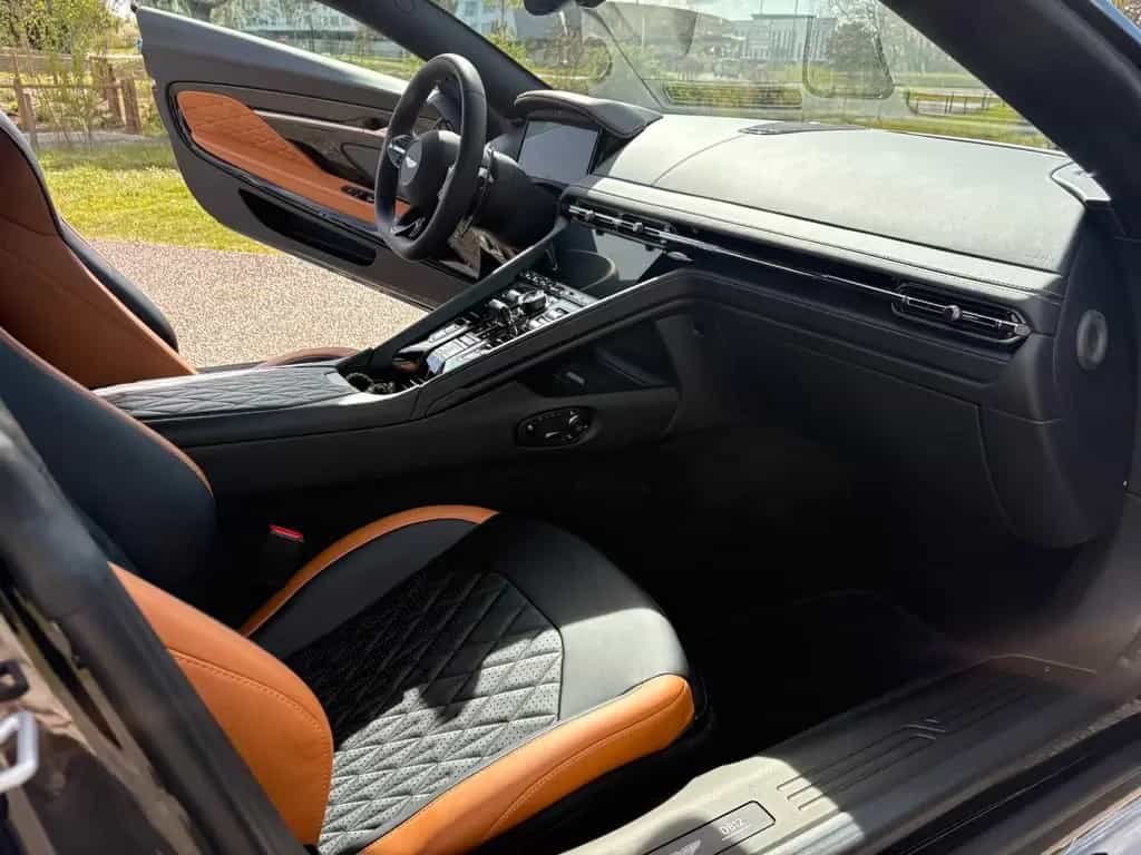 Aston Martin DB12 4.0 V8 null-photo-9