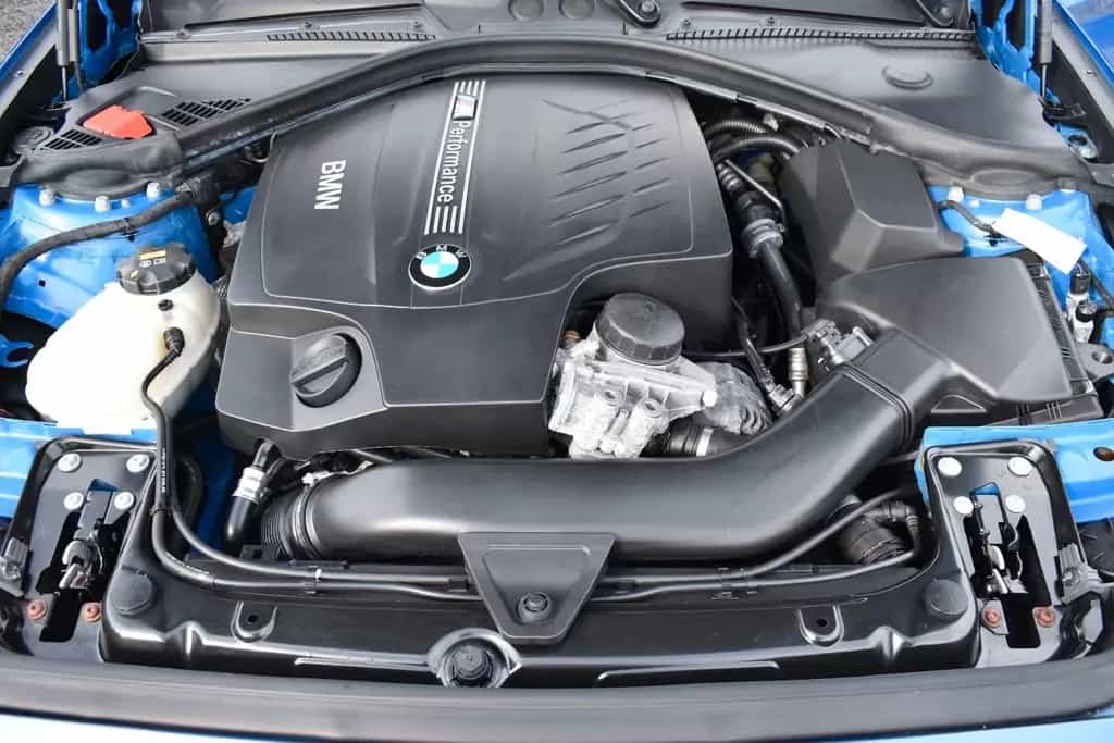 BMW M135 i xDrive H&K 19 Zoll Navi Prof 08/2015-photo-12