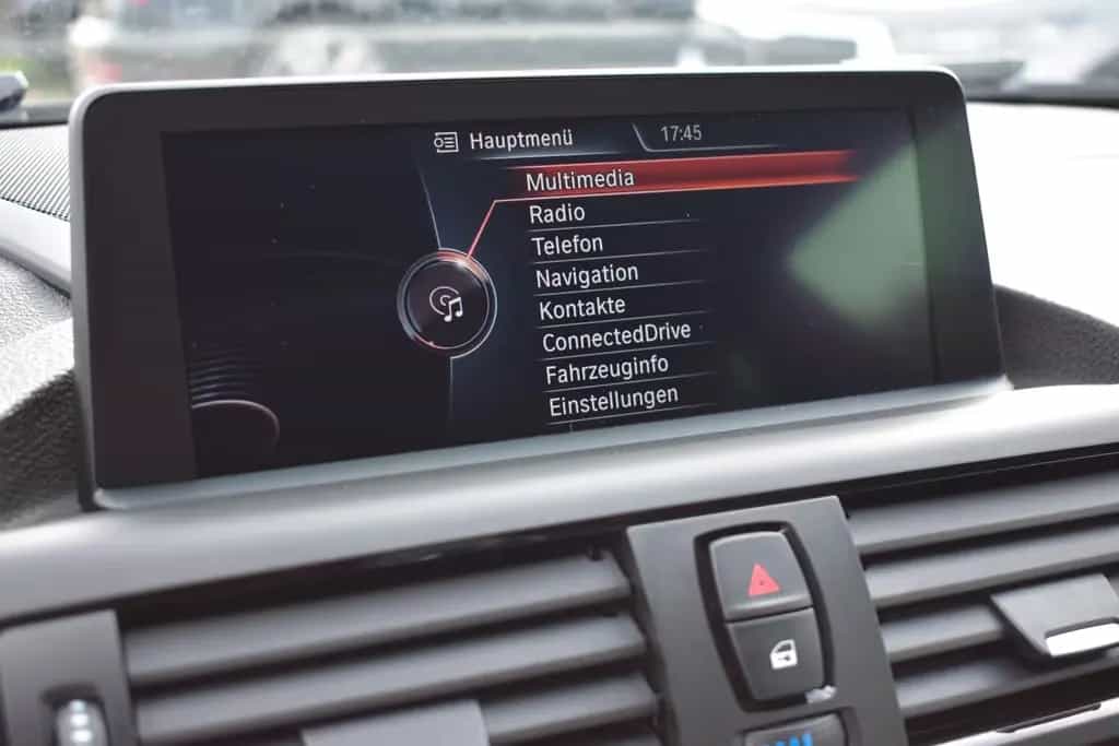 BMW M135 i xDrive H&K 19 Zoll Navi Prof 08/2015-photo-18