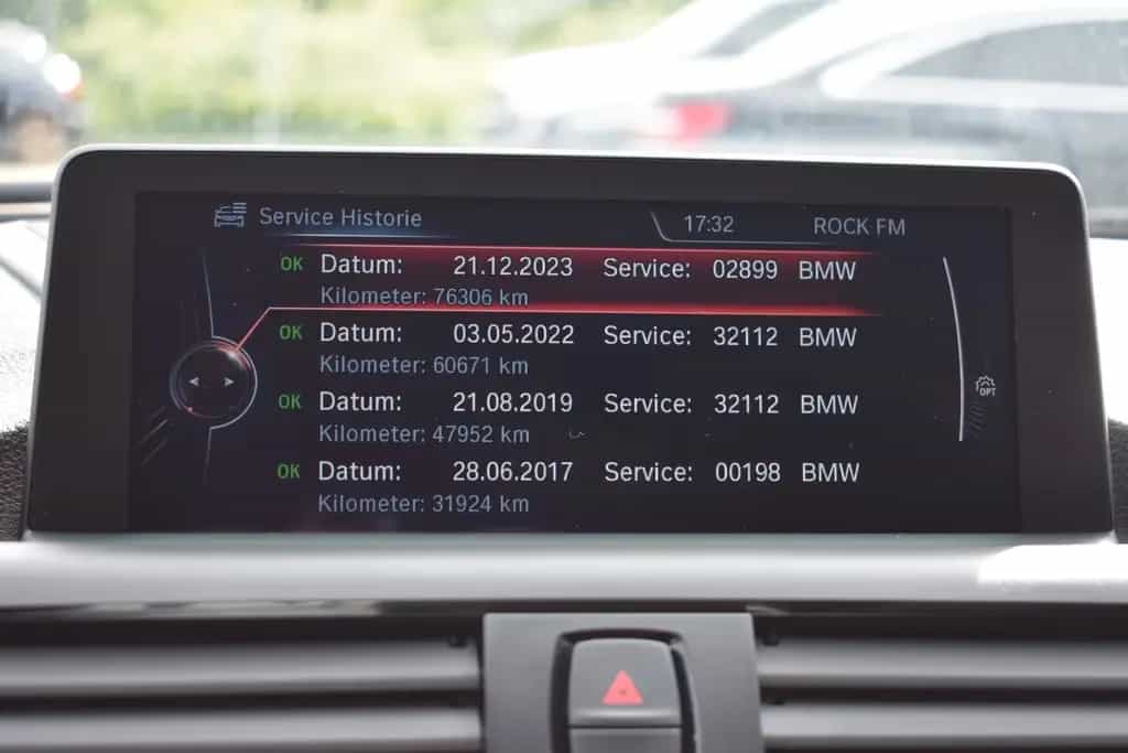 BMW M135 i xDrive H&K 19 Zoll Navi Prof 08/2015-photo-19