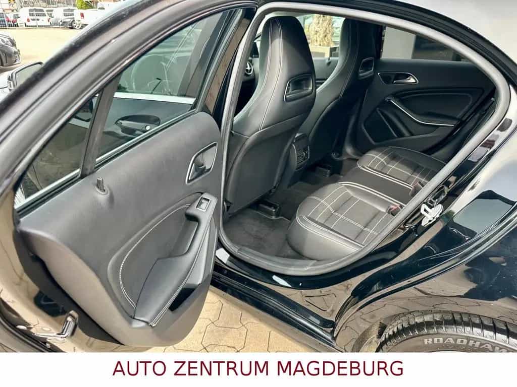 Mercedes-Benz A 180 BlueEff.* 2.HAND*NAVI*XEN*PDC*TEILLEDER* 06/2014-photo-11