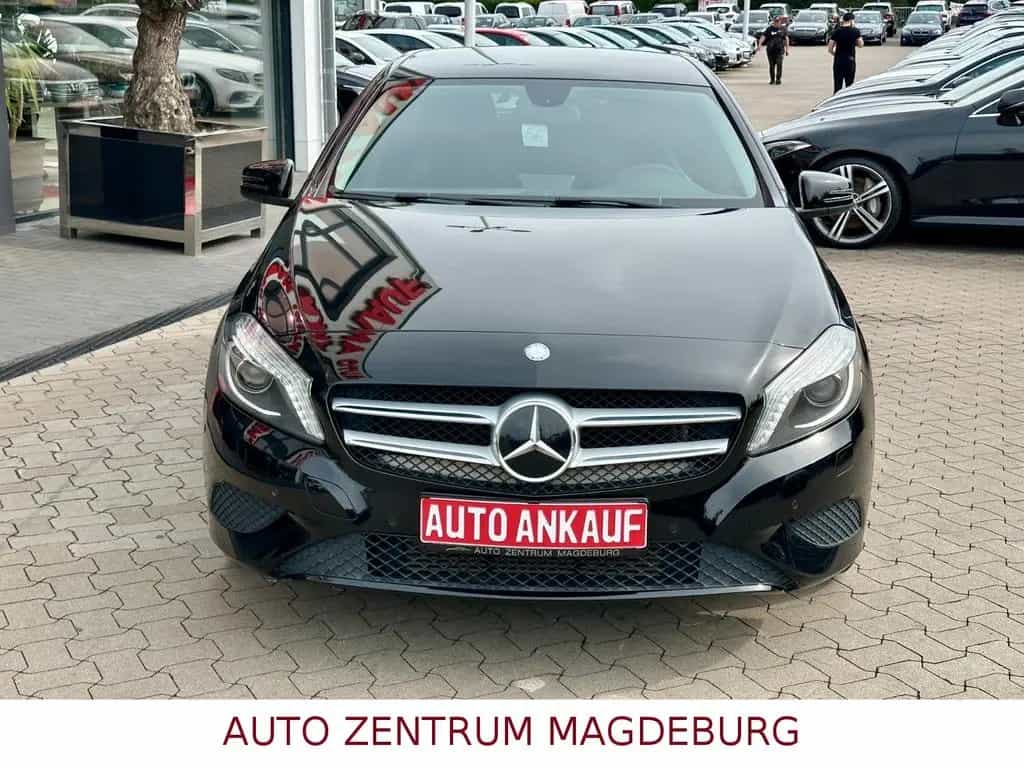 Mercedes-Benz A 180 BlueEff.* 2.HAND*NAVI*XEN*PDC*TEILLEDER* 06/2014-photo-2