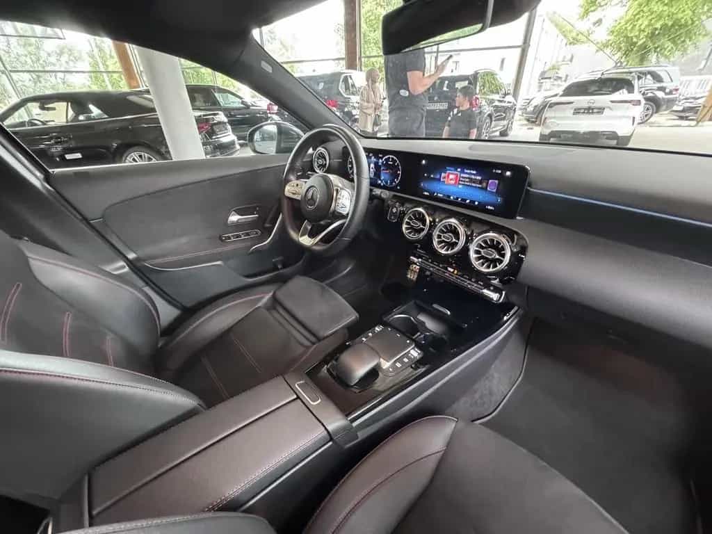 Mercedes-Benz A 200 d AMG AHK LED Keyless-Go 11/2022-photo-16