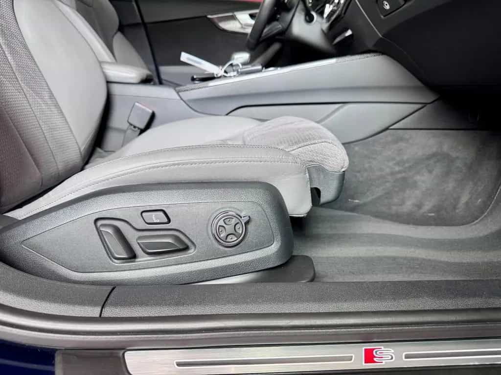 Audi S4 Avant 3.0TFSI Pano Matrix Virtual ACC 360°AHK 02/2018-photo-28
