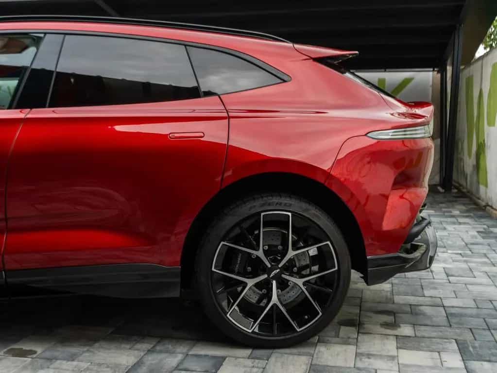 Aston Martin DBX 4.0 V8 DBX707 09/2024-photo-11