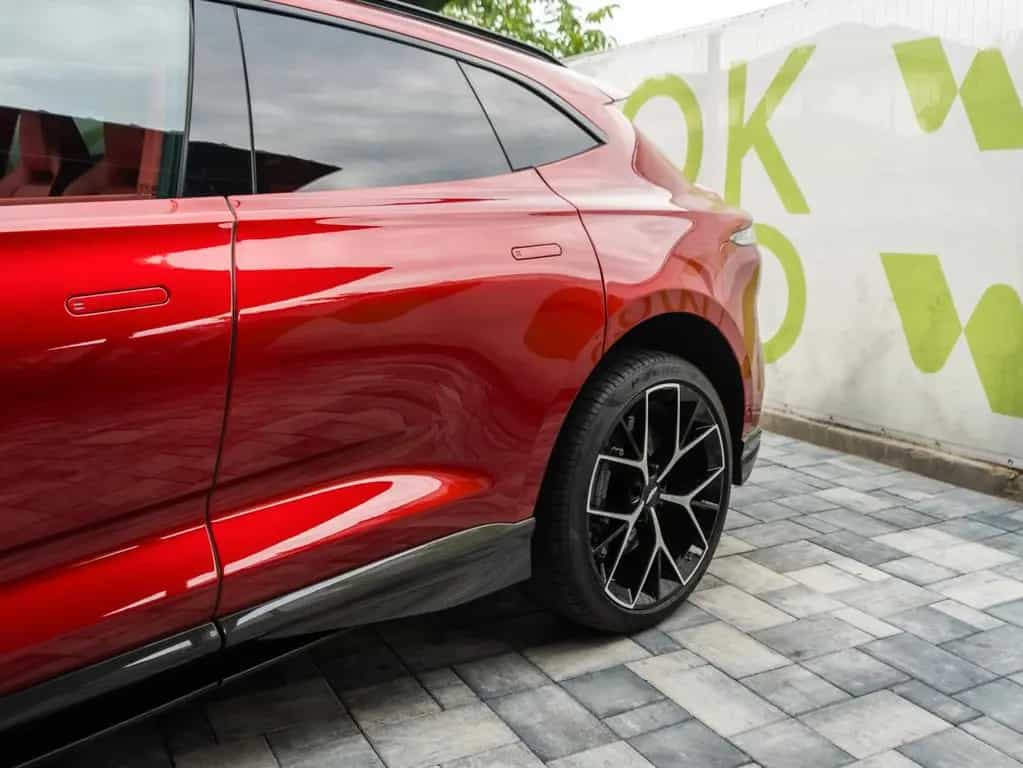 Aston Martin DBX 4.0 V8 DBX707 09/2024-photo-9