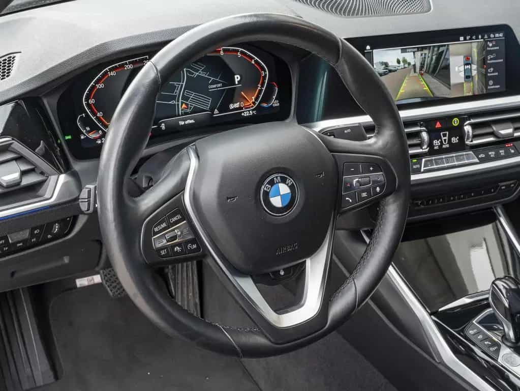 BMW 320 i xDr Sport Line ACC LENKRHZ 360° LCPro HiFi 03/2020-photo-12
