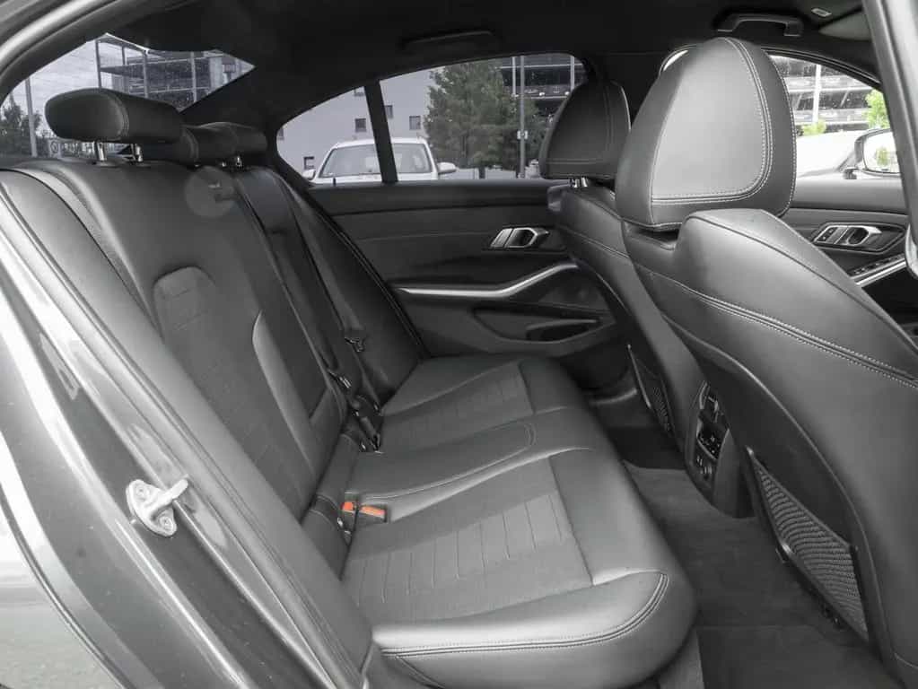 BMW 320 i xDr Sport Line ACC LENKRHZ 360° LCPro HiFi 03/2020-photo-3