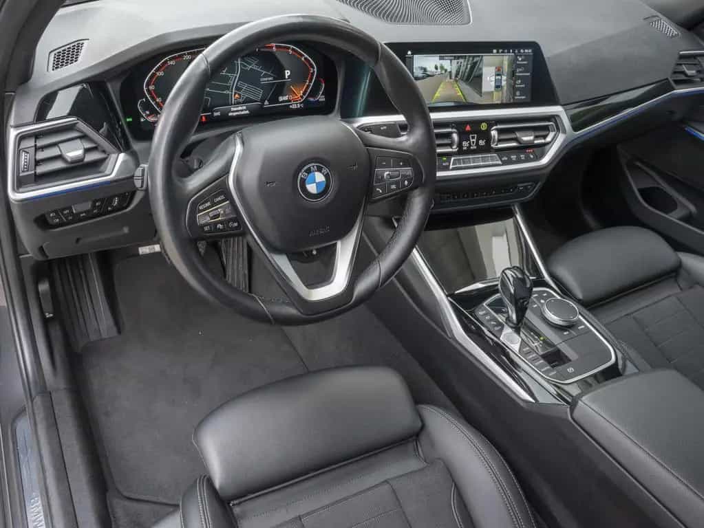 BMW 320 i xDr Sport Line ACC LENKRHZ 360° LCPro HiFi 03/2020-photo-5