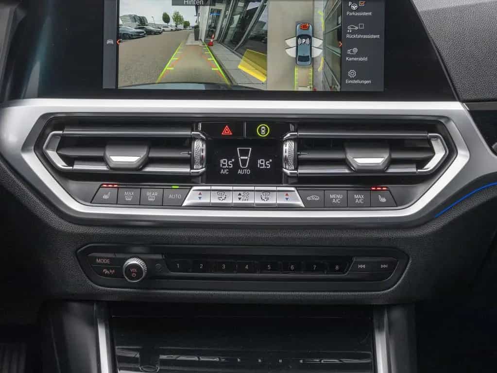 BMW 320 i xDr Sport Line ACC LENKRHZ 360° LCPro HiFi 03/2020-photo-7