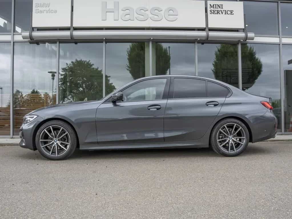 BMW 320 i xDr Sport Line ACC LENKRHZ 360° LCPro HiFi 03/2020-photo-9