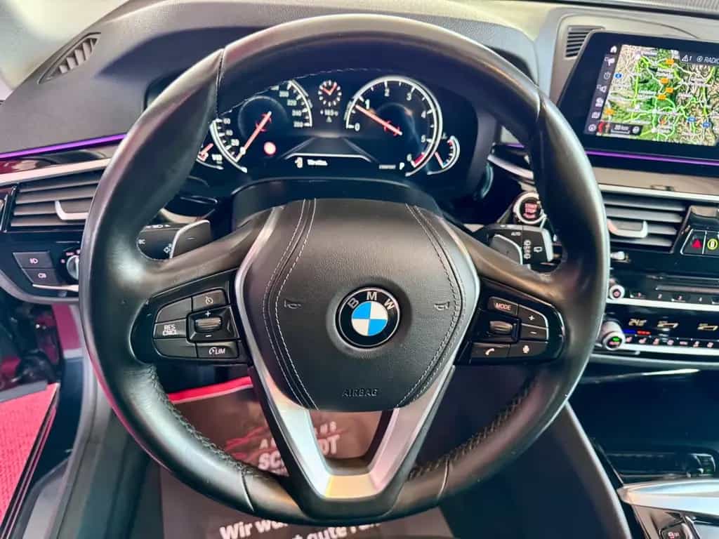BMW 530 d Sport Komfortsitz LED HeadUp Kamera 18Zoll 11/2017-photo-10