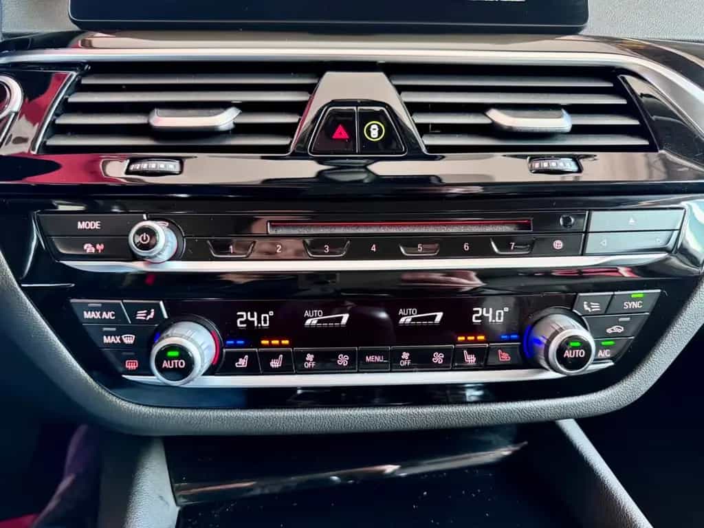 BMW 530 d Sport Komfortsitz LED HeadUp Kamera 18Zoll 11/2017-photo-14