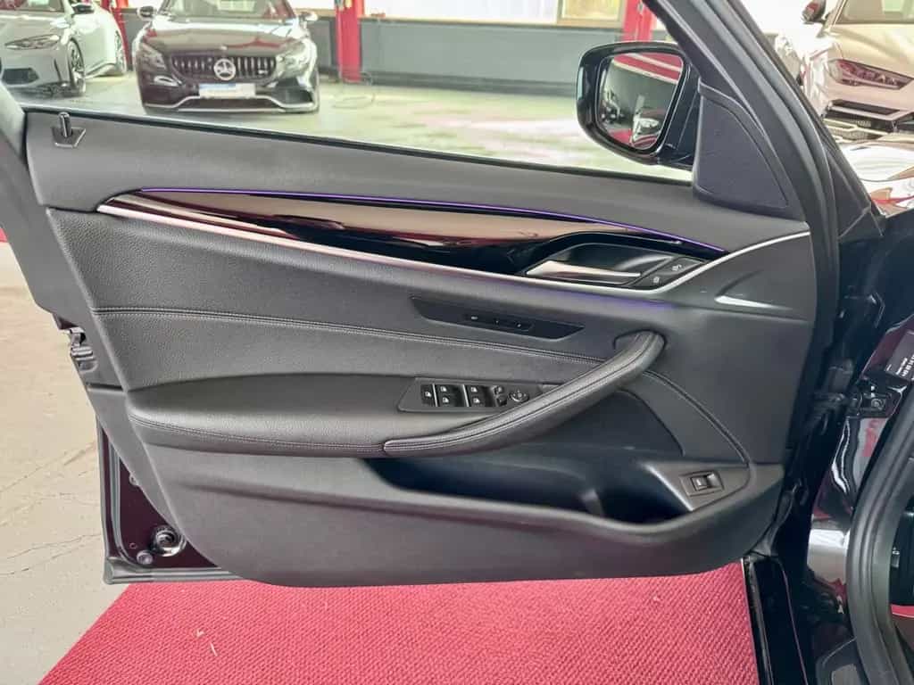 BMW 530 d Sport Komfortsitz LED HeadUp Kamera 18Zoll 11/2017-photo-23