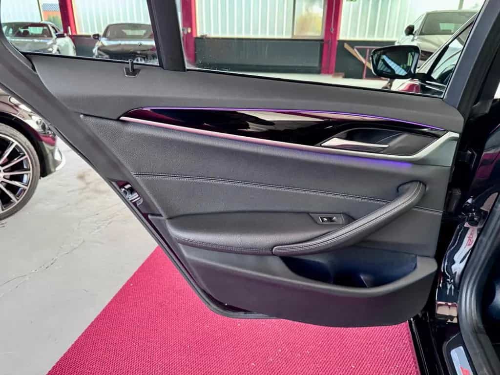 BMW 530 d Sport Komfortsitz LED HeadUp Kamera 18Zoll 11/2017-photo-31