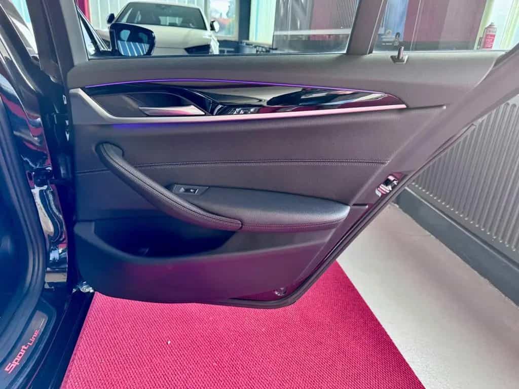 BMW 530 d Sport Komfortsitz LED HeadUp Kamera 18Zoll 11/2017-photo-33