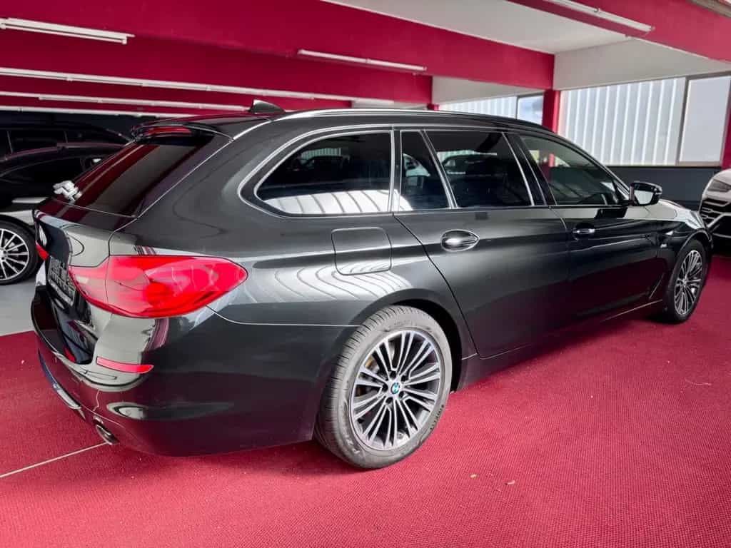 BMW 530 d Sport Komfortsitz LED HeadUp Kamera 18Zoll 11/2017-photo-5